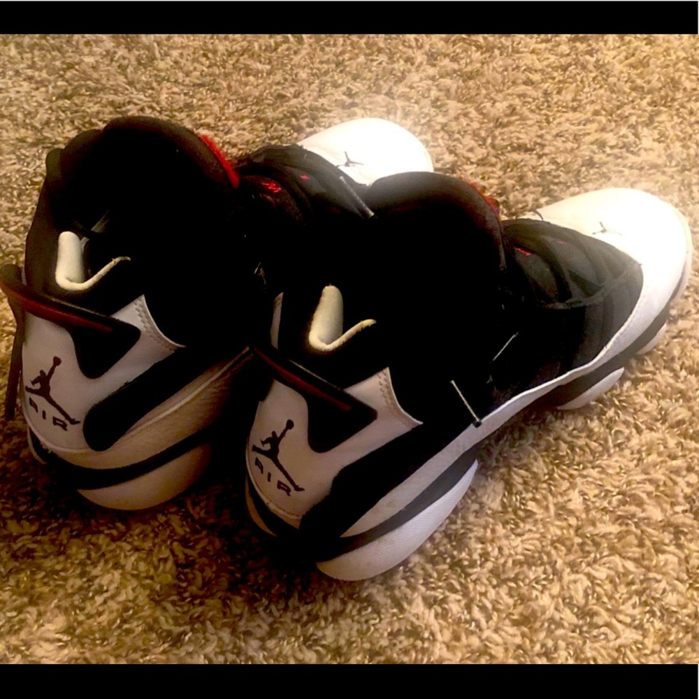 White Jordan’s Size 8